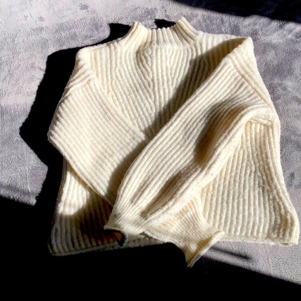 Knit, cropped long sleeve, sweater
